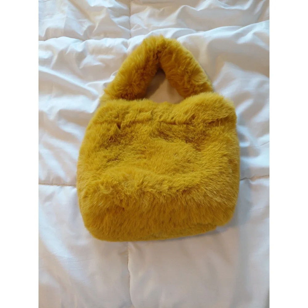 Women Faux Fur Shoulder Messenger Bag Handbag Furry Fluffy Cute Gold Casual NWOT